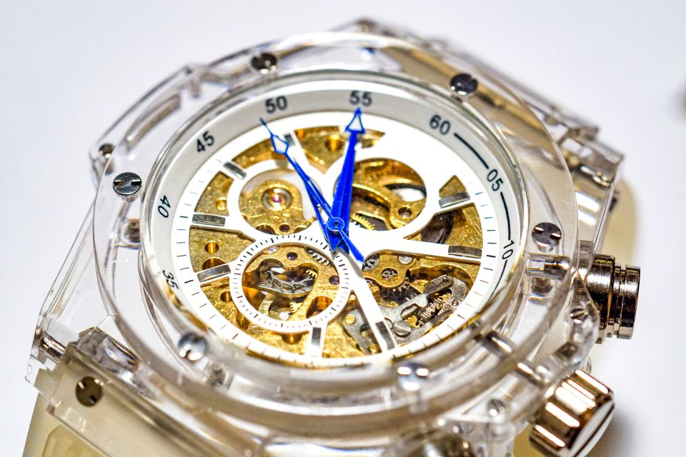 季節を超えて愛されるジャケットの魅力と着こなしの幅広さについて